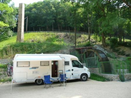 Aire de services et de stationnement Camping-cars de Val-de-Virieu | Isère  Tourisme