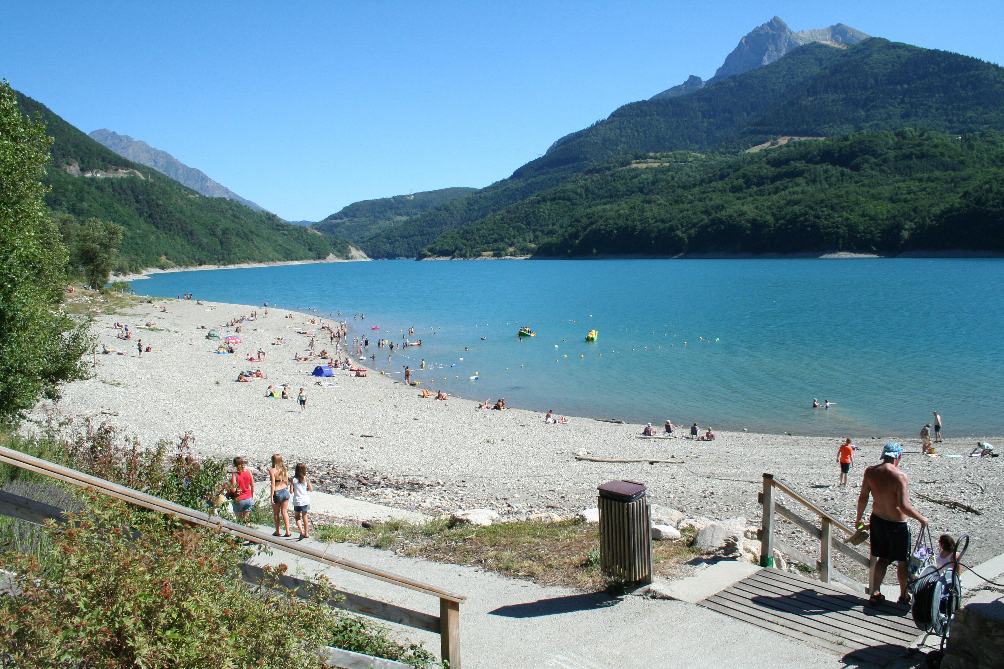 Plage du lac du Sautet | Isère Tourisme