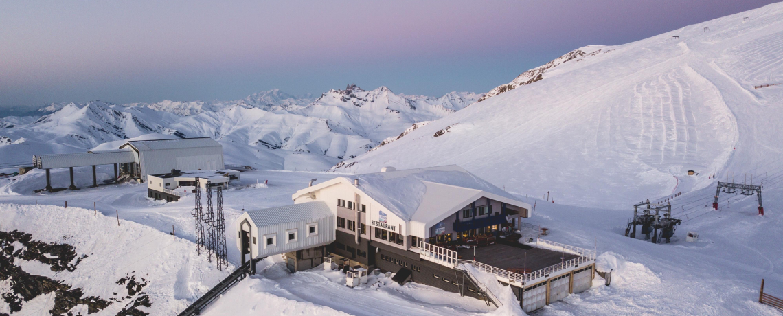 Restaurant & bar d'altitude - Le Refuge des Glaciers - Alt. 3200m | Isère  Tourisme