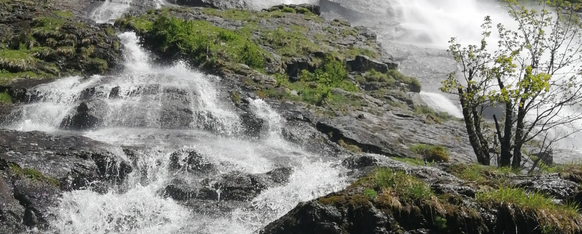 Un petit coin de paradis contre un coin de parapluie : Sentier la cascade  de la Fare. | Isère Tourisme